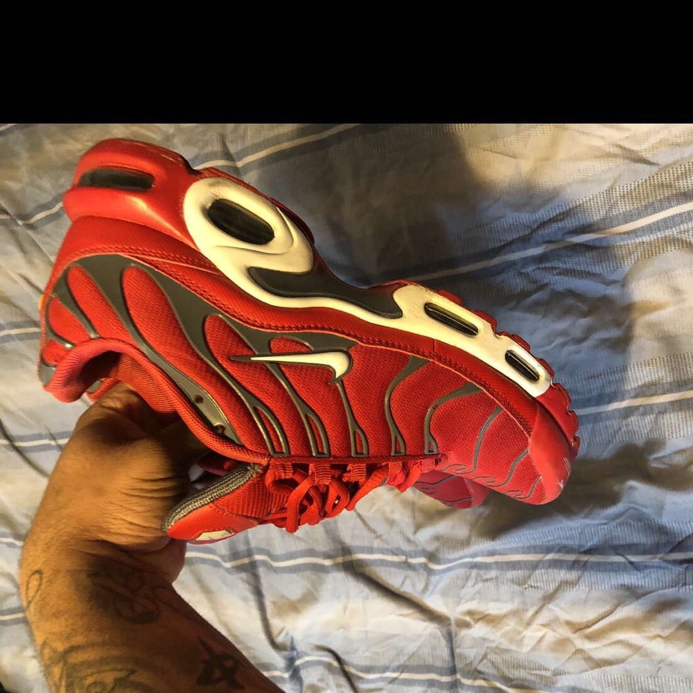 NIKES